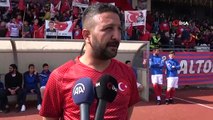 Futbol maçında taraftarlar İdlib şehitlerini andı, isimleri tek tek okundu