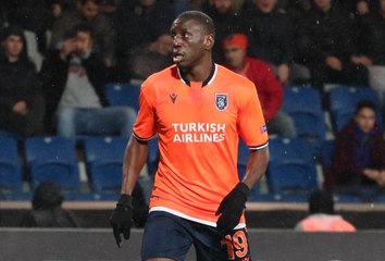 Istanbul Basaksehir : La volée sublimissime de Demba Ba !