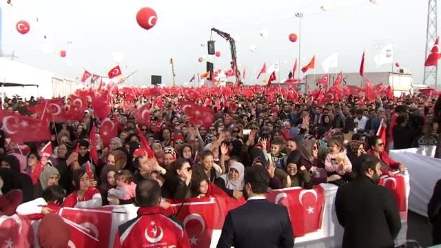 Cumhurbaşkanı Erdoğan: Türkiye'nin kadınları dün olduğu gibi bugün de destan yazmaya devam ediyor