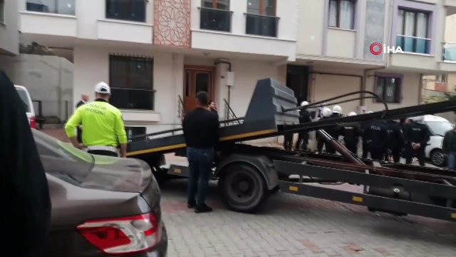 Müteahhitle apartman sakinlerinin koku kavgası kanlı bitti: 2 ölü 1 yaralı