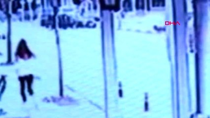 Bursa'da, otomobillerin çarpıştığı kaza kamerada