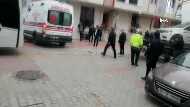 Müteahhitle apartman sakinlerinin koku kavgası kanlı bitti: 2 ölü 1 yaralı