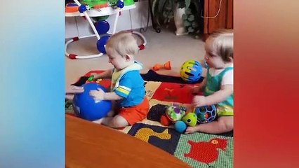 Funny_Twin_Babies_Arguing_Over_#7_-_WE_LAUGH(360p)