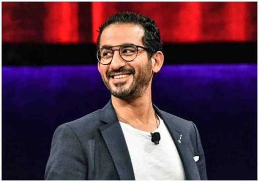 هاكل أكتر من ٨ سندوتشات .. موقف إنساني من الفنان أحمد حلمي