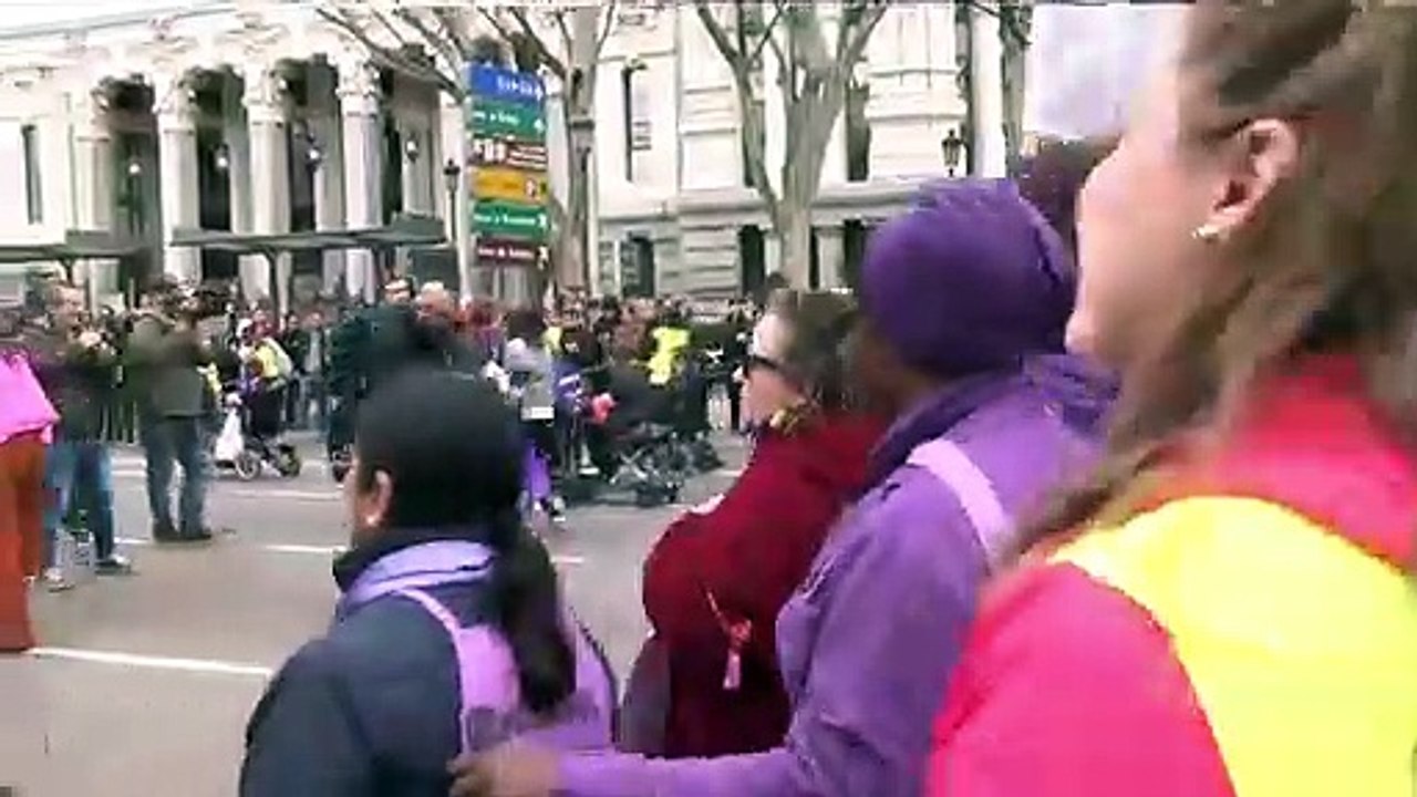 Los grandes 'hit' feminazis del 8-M: "Que lo ve...