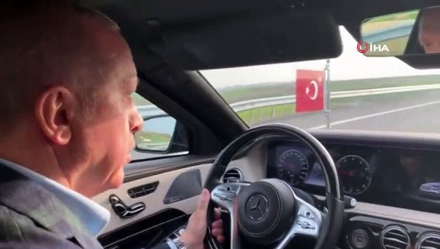 Cumhurbaşkanı Erdoğan, Çaykur Rizespor - Alanyaspor Maçını Aracından Takip Etti