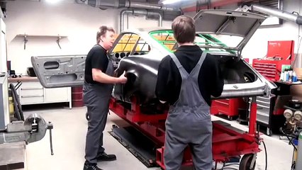 Perfect Porsche 911 T restoration on Celette frame machine