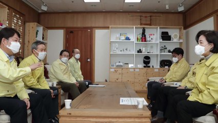 추미애, 대구 방문...면 마스크도 전달 / YTN