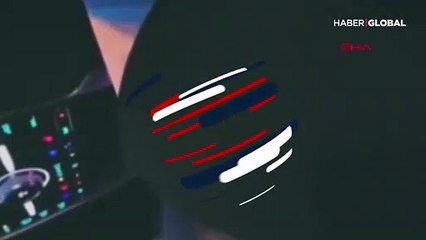 Kadın sürücüye saldırırken kaza yaptı