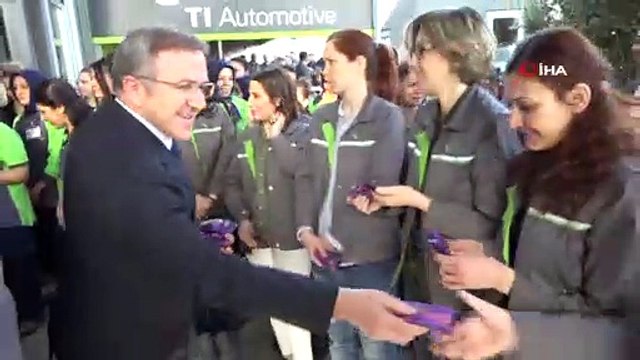 - Nilüfer Belediye Başkanı Turgay Erdem çalışan kadınları unutmadı