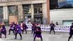 Esperpéntico baile de unas feministas al ritmo de 'Comando G': "El machito correrá, ha empezado la cuenta atrás"