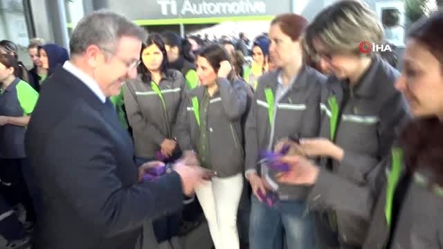 - Nilüfer Belediye Başkanı Turgay Erdem çalışan kadınları unutmadı