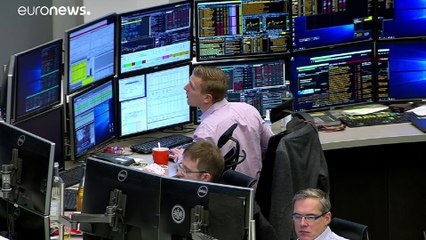 Ελεύθερη πτώση στα χρηματιστήρια