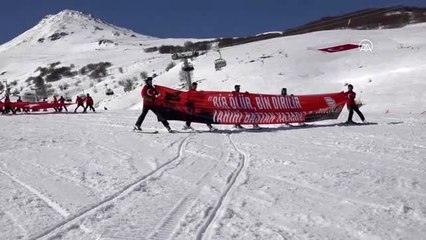 Sivaslı kayakçılar İdlib şehitlerini andı