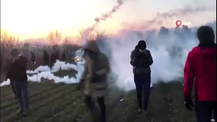 Yunanistan'ın göçmenlere yönelik sert müdahalesi sürüyor