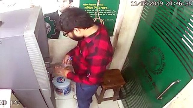 ATM Machine Robbed Caught on CCTV Unbelievable