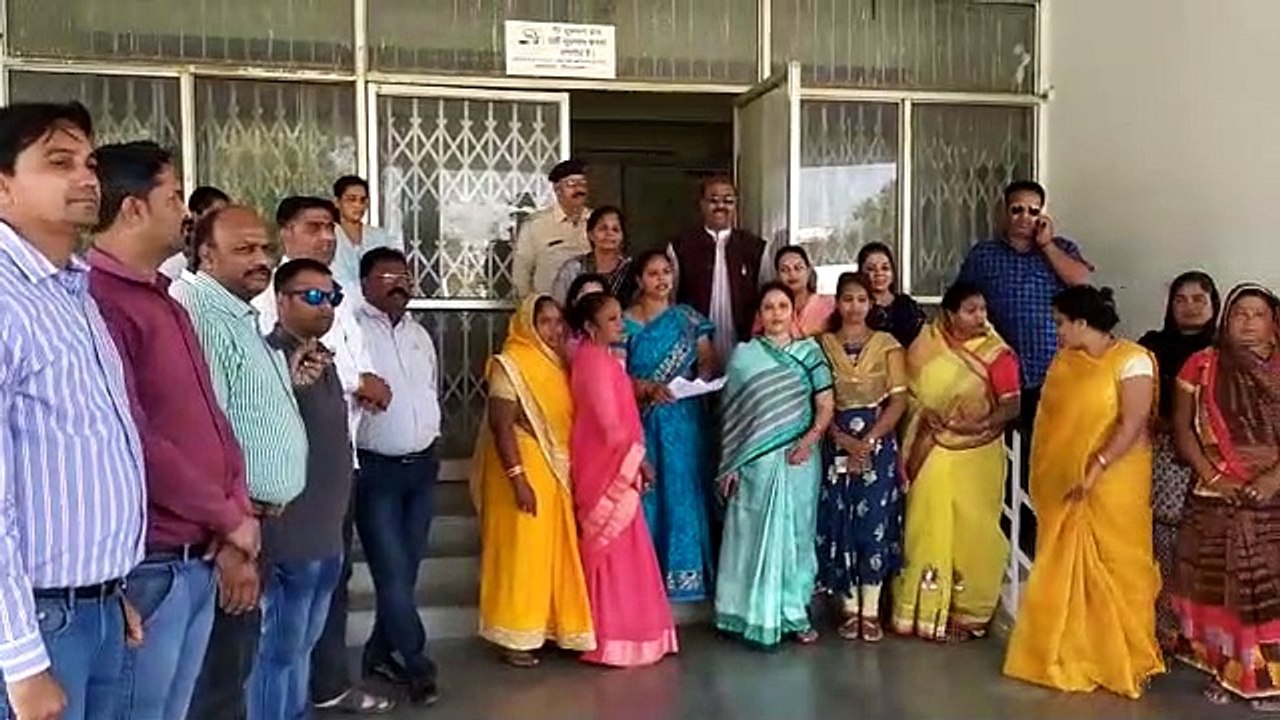 शराब नीति के खिलाफ नायब तहसीलदार को दिया ज्ञापन