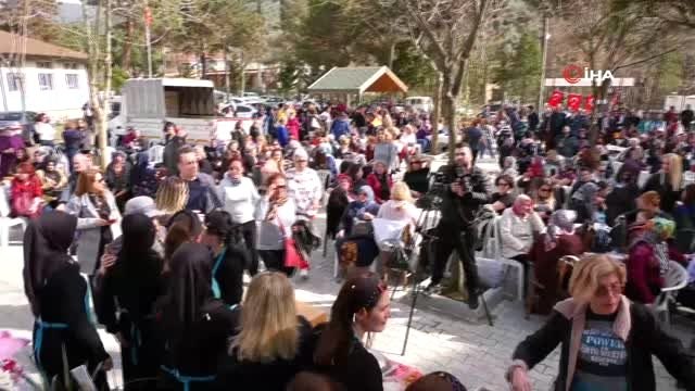 Kumlalı kadınlardan görkemli açılış