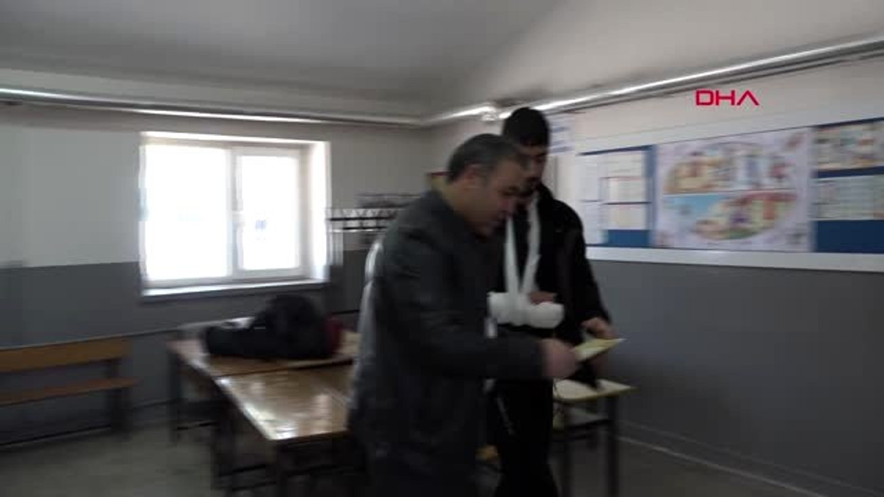 ELAZIĞ Köyün mahalle olması için referanduma gittiler