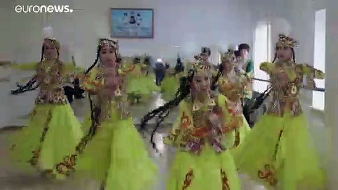 Usbekischer Tanz 'Lazgi': Erzittern vor Liebe und Zuneigung