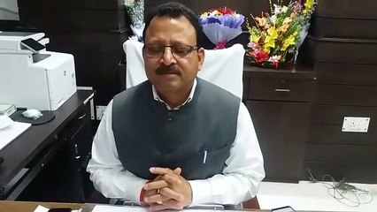 जिलाधारिकारी ने वृद्धाआश्रम में बुजुर्गों के साथ खेली होली