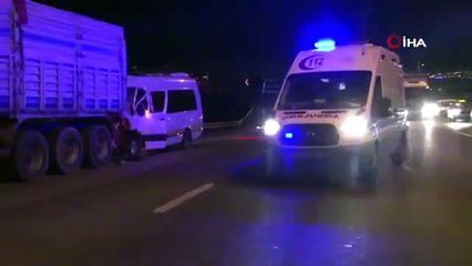İşçi servisi seyir halindeki kamyona arkadan çarptı: 12 yaralı