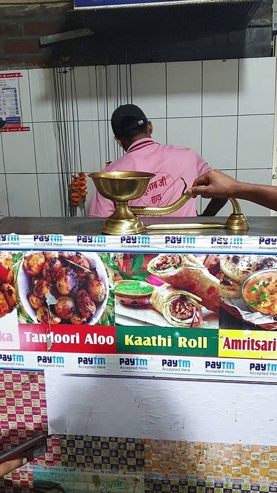 A Unique Way to Serve Hot Tea