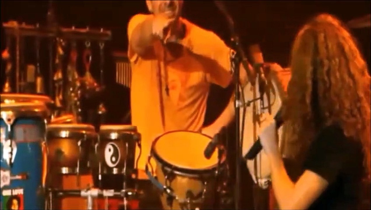 Shakira Oral Fixation Tour —"La Pared" | (contains elements of Band Introduction) Shakira, Mendez — From Shakira Oral Fixation Tour