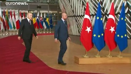 A török elnök konkrét támogatást vár az EU-tól és a NATO-tól