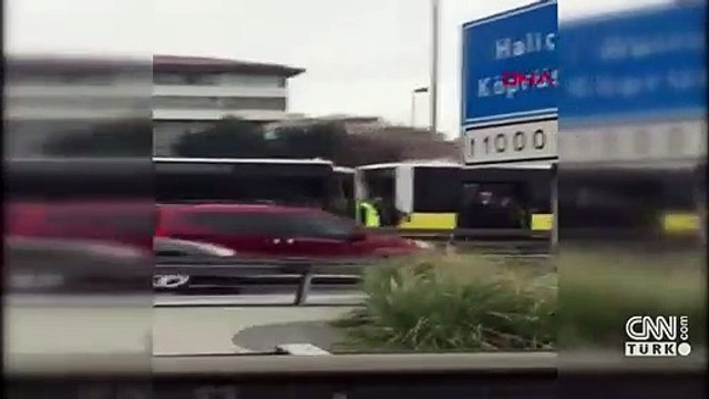 Son dakika... Haliç Köprüsü'nde iki metrobüs çarpıştı