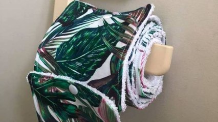 Cette dame fabrique ses propres rouleaux de papier toilette réutilisables et les vend pour 25 £ en ligne