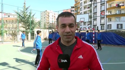 Siirtli sporcular futsalda bölge şampiyonu oldu