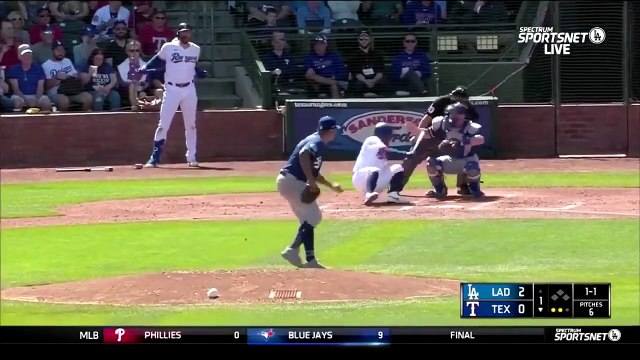 La vitesse de ce lancer a cassé la mâchoire du batteur