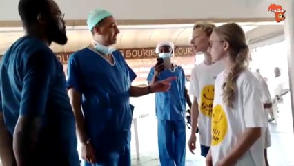 En Côte d'Ivoire, des médecins opèrent gratuitement des malades de Noma