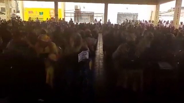 Des militants du RPG Arc-en-ciel mobilisés en masse au siège du parti