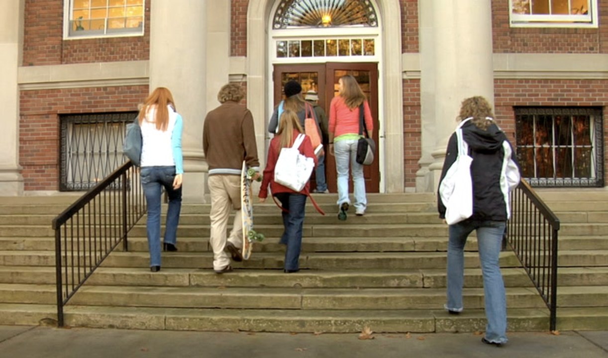 Coronavirus forces schools and universities to...