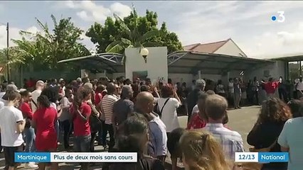 Martinique : les élèves du secondaire toujours privés d'écoles à cause de la grève contre les réformes