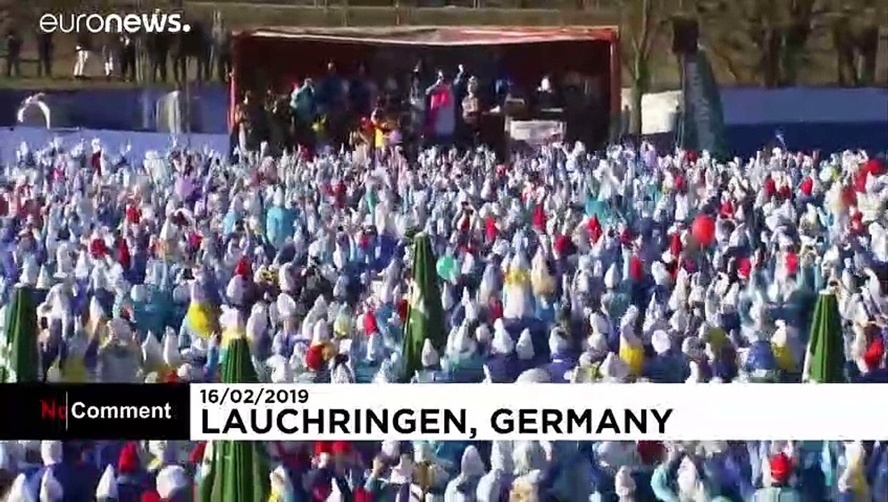 Un rassemblement de 3.500 "Schtroumpfs" à Landerneau dans Finistère, en pleine crise du coronavirus, fait le buzz sur le Net
