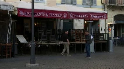 La plaza Campo de' Fiori en Roma se encuentra desierta