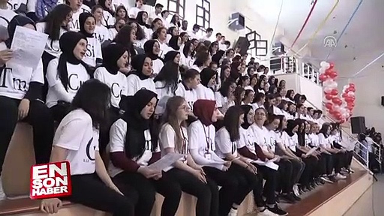 Elementleri şarkı söyleyerek öğreniyorlar