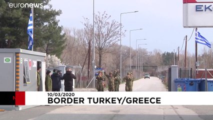 Szögesdróttal erősítik meg a görög határt