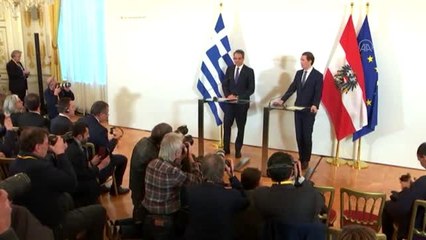 Avusturya'dan Yunanistan'a sığınmacıları durdurmak için yardım