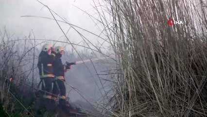 Alevler metrelerce yükseldi, güvenlik kulübeleri forkliftle taşındı