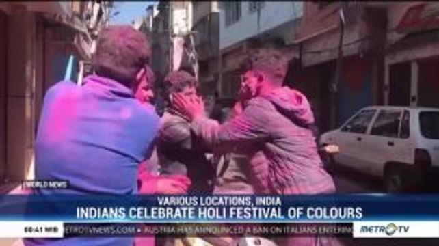 Indians Celebrate Holi Festival of Colours
