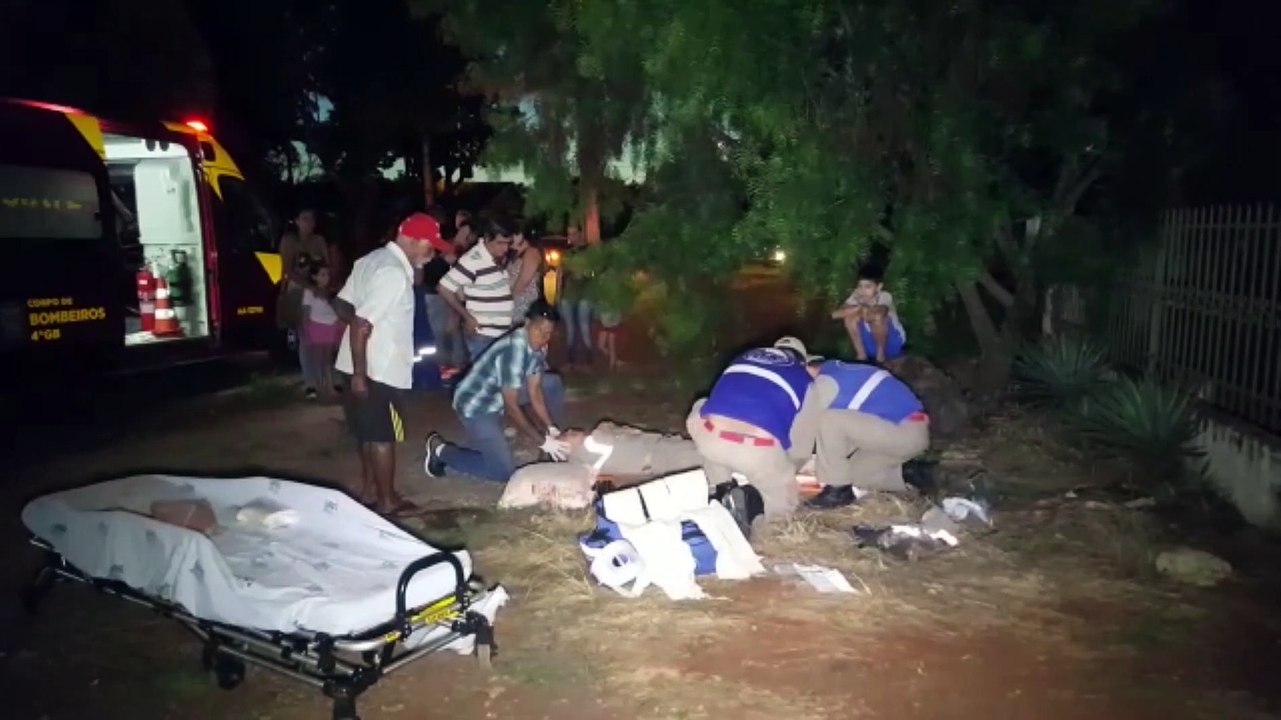 Batida entre motos deixa dois feridos no Periolo; um deles sofreu fraturas em braço e perna