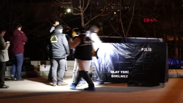 Kaldırımda tabancayla vurulmuş halde ölü bulundu