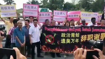 DAP supporters seek Perak rep Paul Yong’s resignation as Tronoh assemblyman