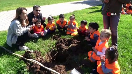 Şehit annesi Gülten Tüzel: 'Türkiye'miz cennet vatan, hiç kimse bölemez'