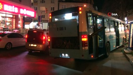 Freni boşalıp kaldırıma çıkan otobüs faciaya neden oluyordu