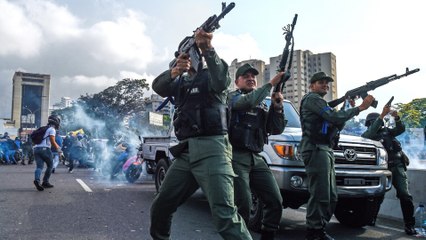 Venezuela protest: Opposition clashes with police